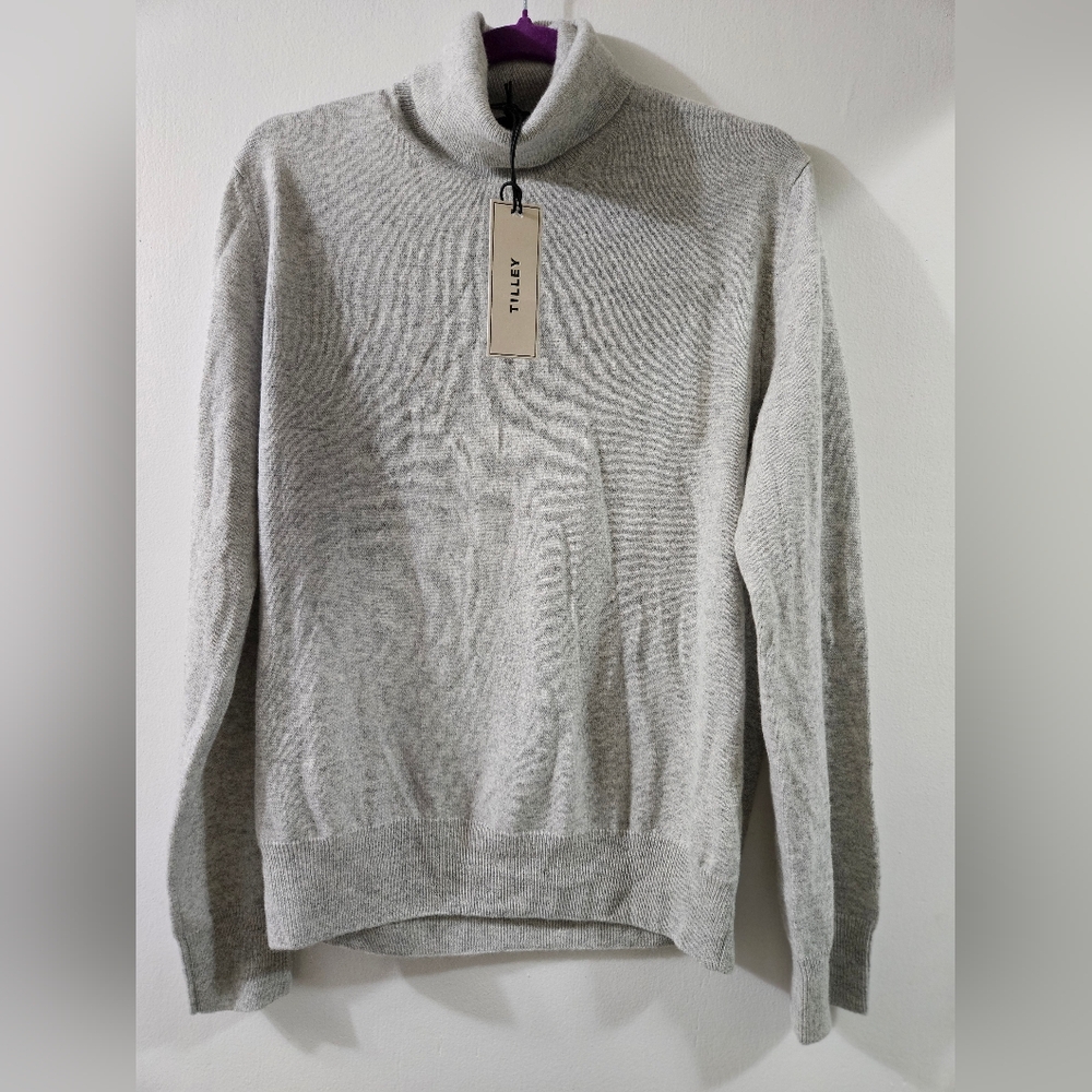 TILLEY Italian Cashmere Turtleneck